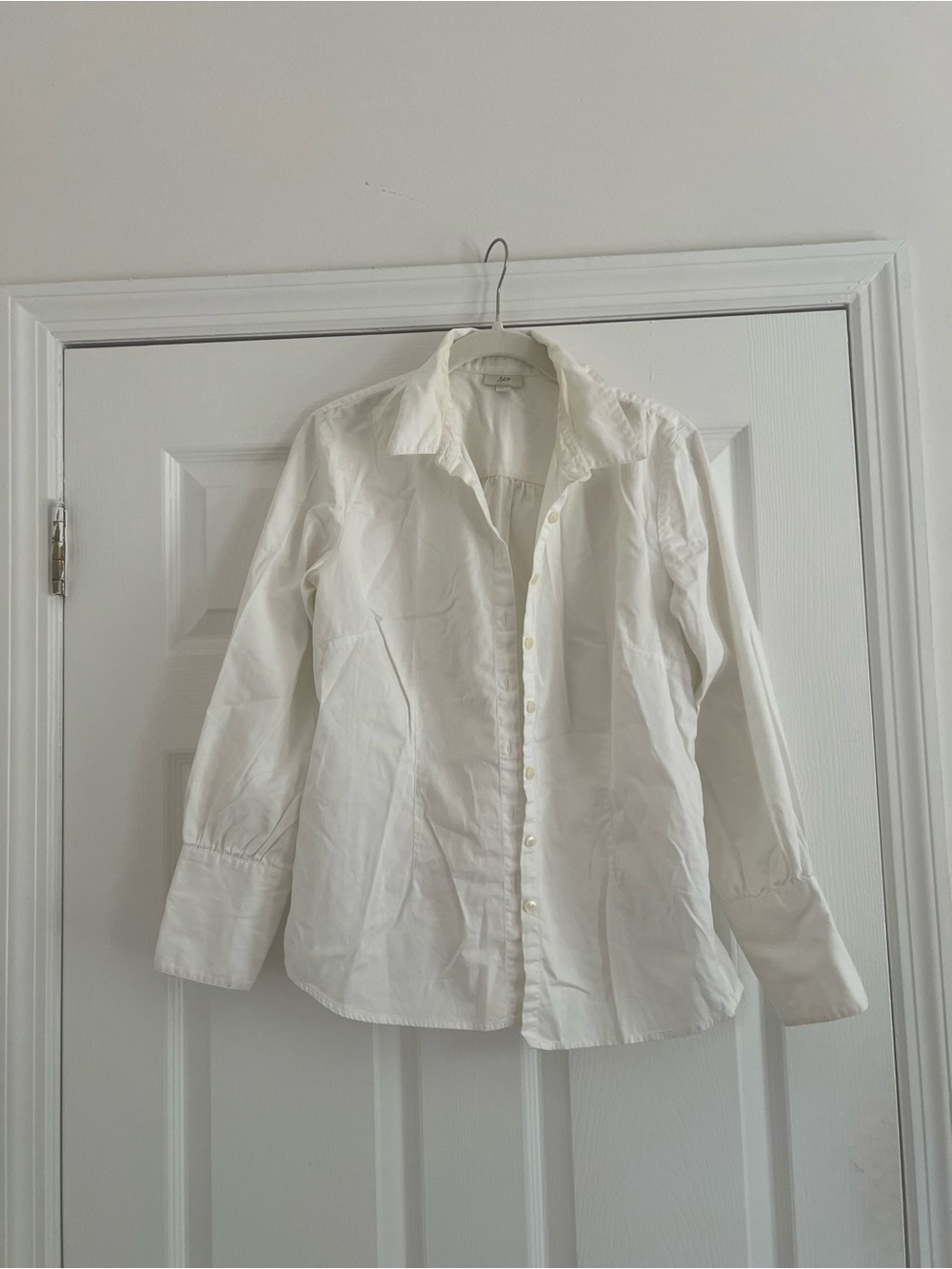 Classic Hamptons Style White Button-Up Shirt